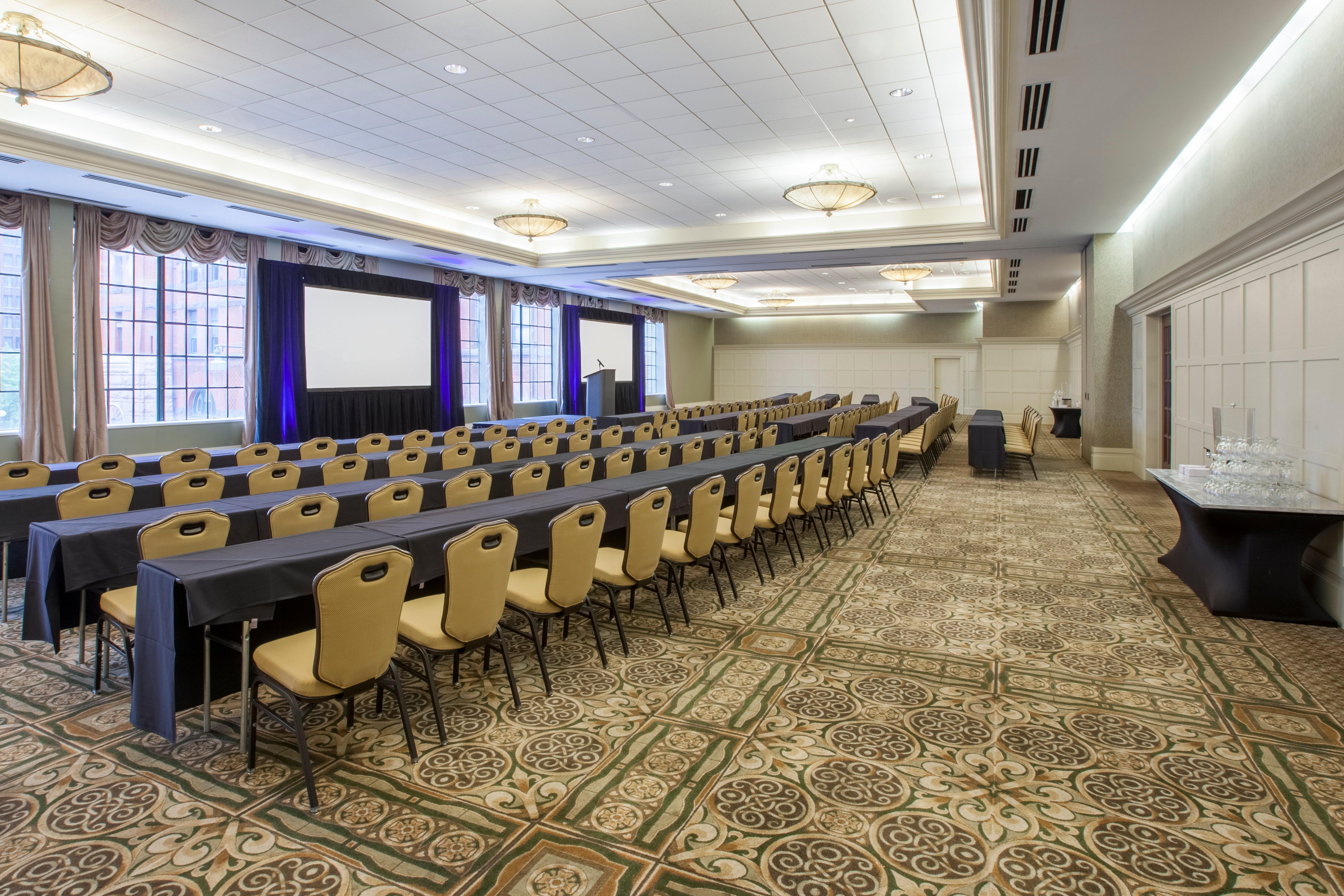 Crowne Plaza Indianapolis-Dwtn-Union Stn By Ihg Hotell Exteriör bild