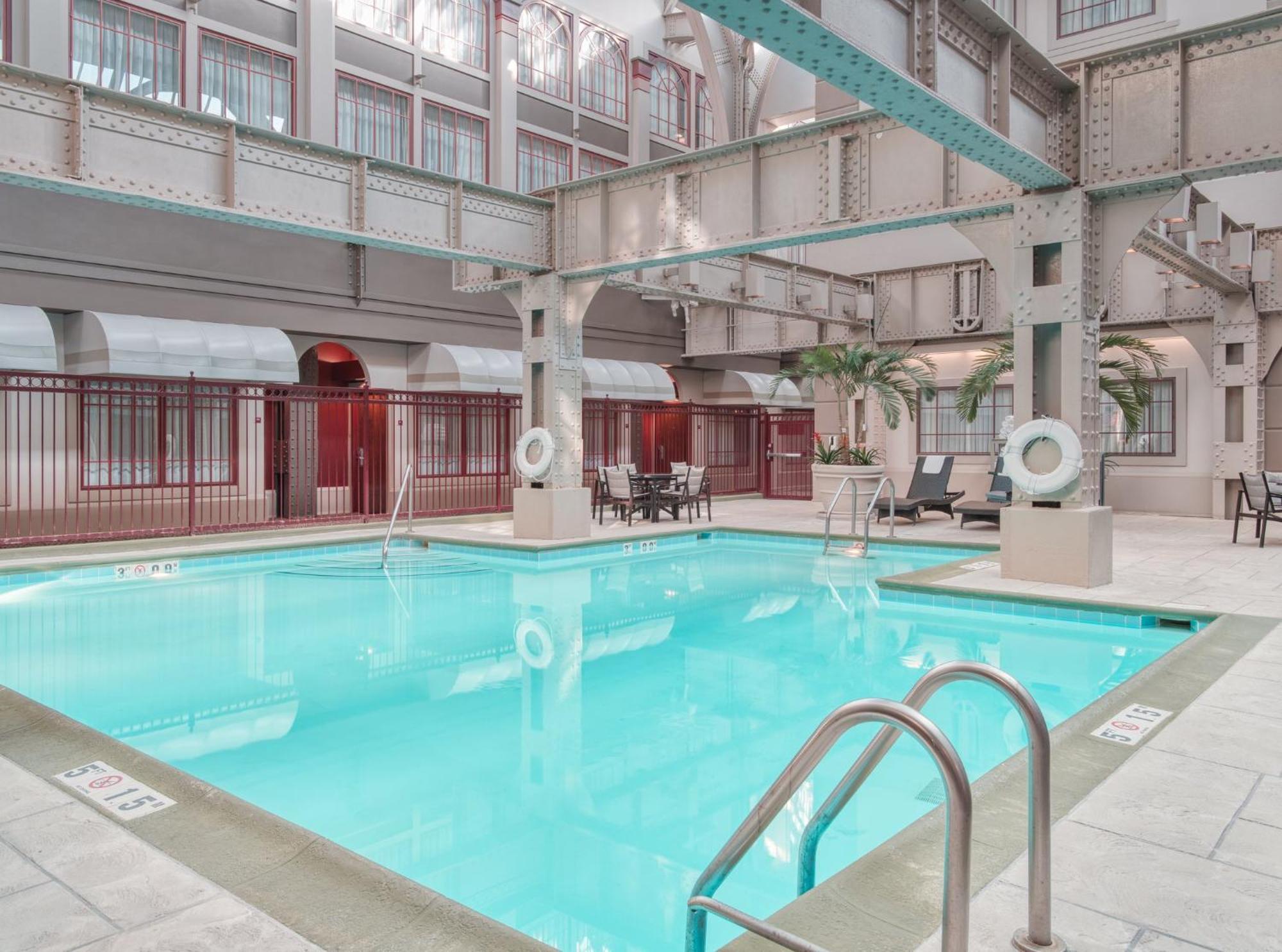 Crowne Plaza Indianapolis-Dwtn-Union Stn By Ihg Hotell Exteriör bild