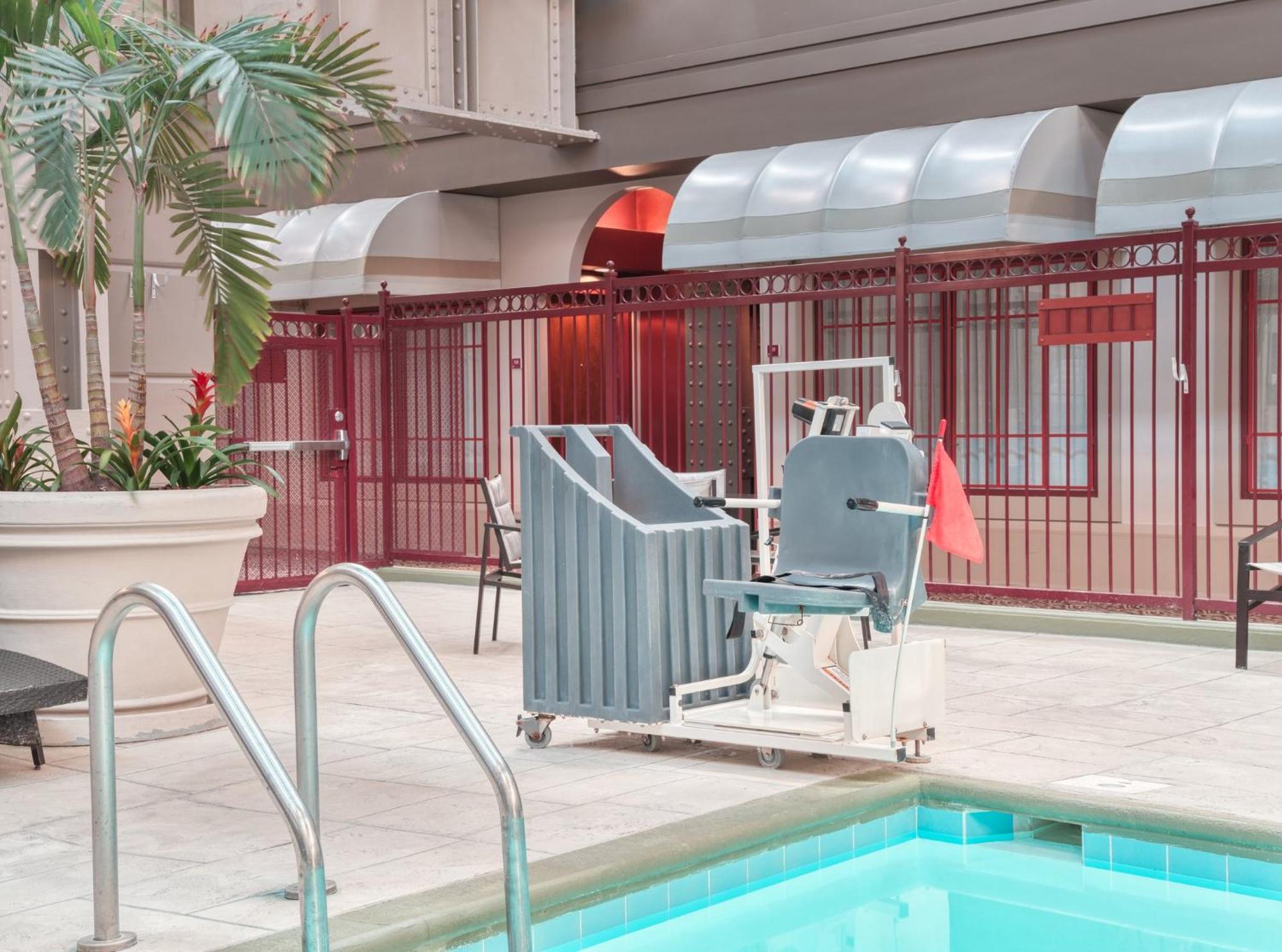 Crowne Plaza Indianapolis-Dwtn-Union Stn By Ihg Hotell Exteriör bild