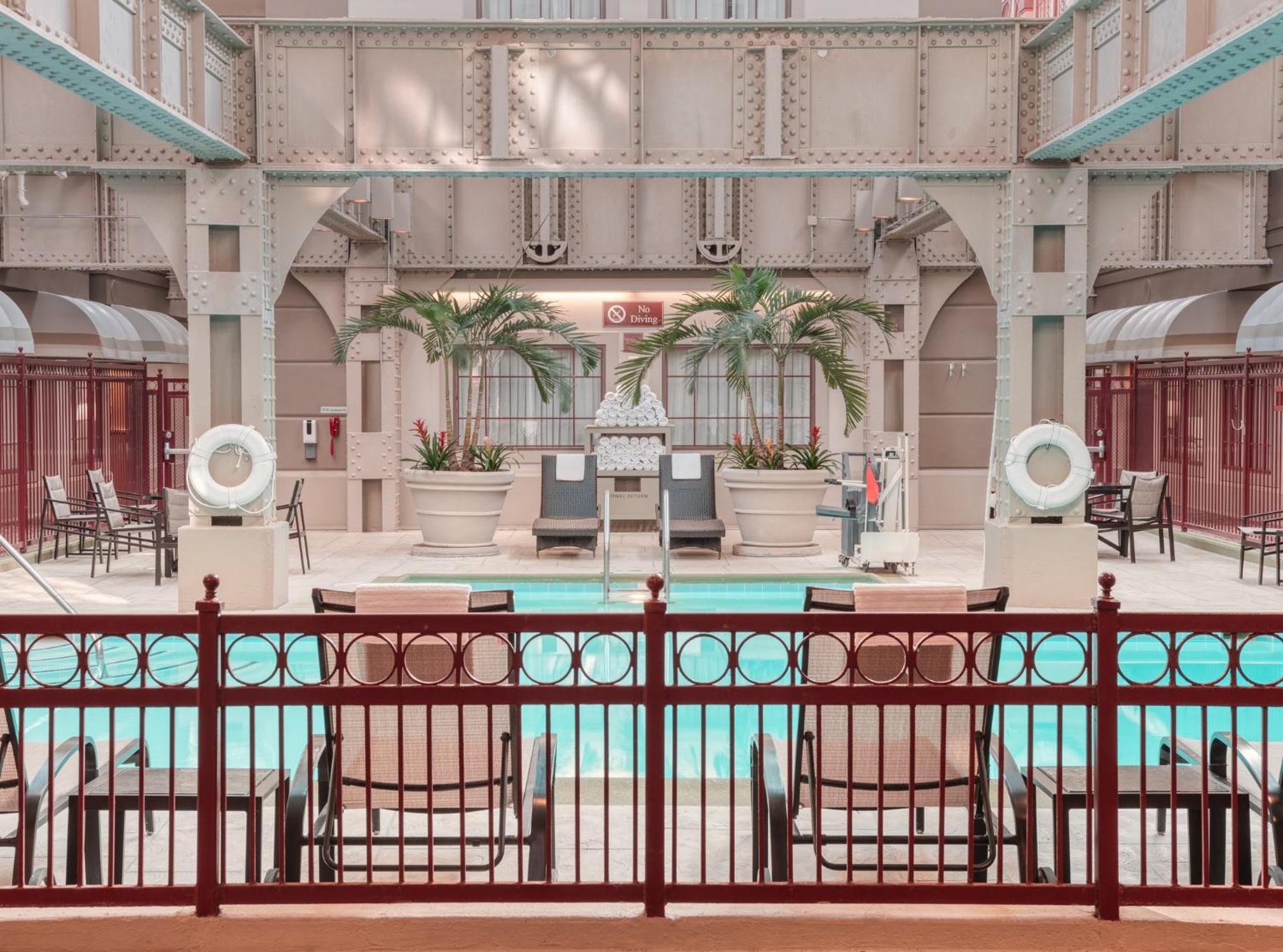 Crowne Plaza Indianapolis-Dwtn-Union Stn By Ihg Hotell Exteriör bild