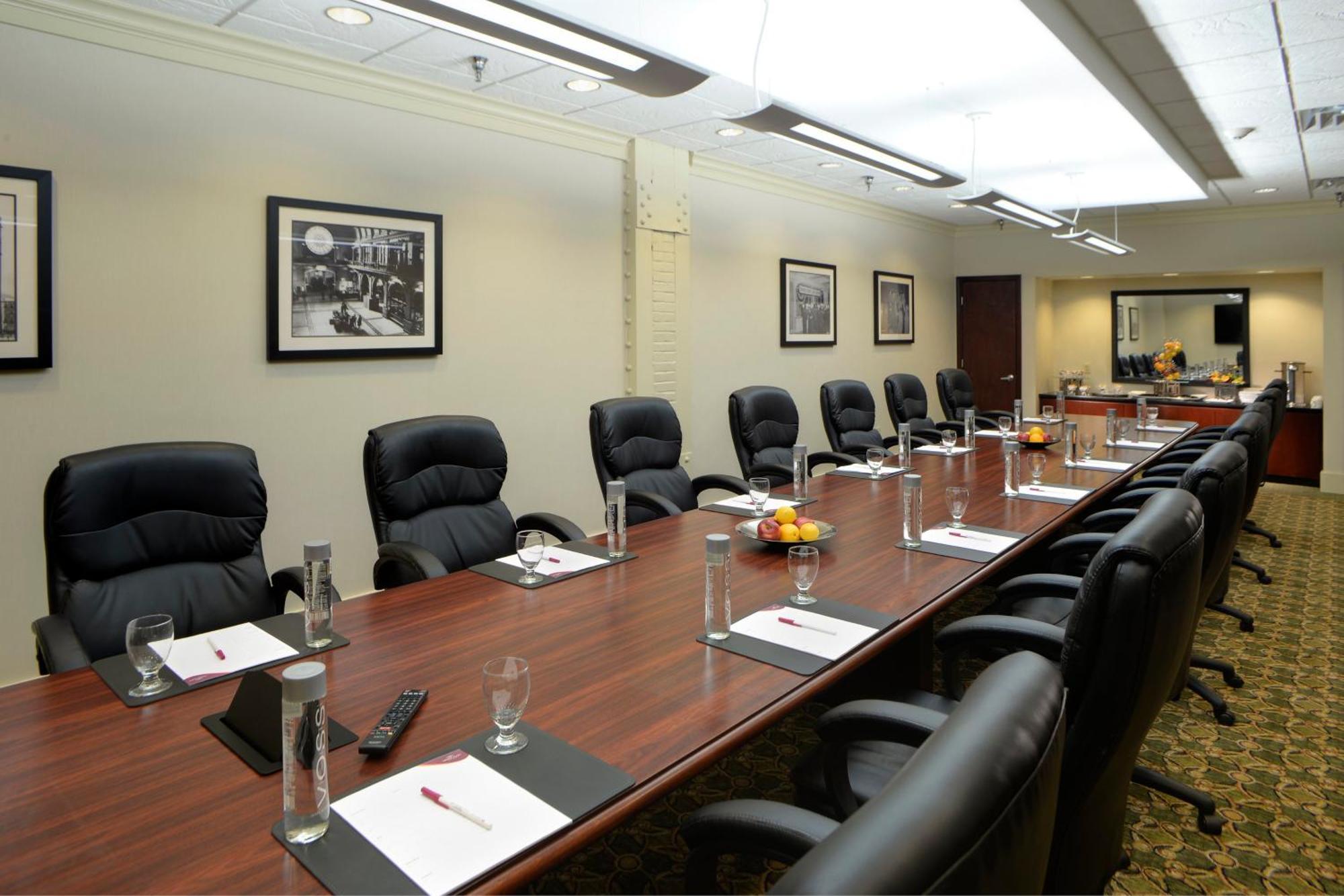 Crowne Plaza Indianapolis-Dwtn-Union Stn By Ihg Hotell Exteriör bild